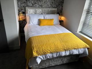 Boutique 2 bedroom apartment - Mersham - 6