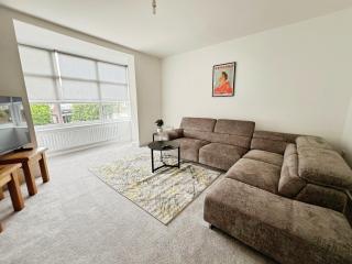 Cleethorpes Modern Home - 7
