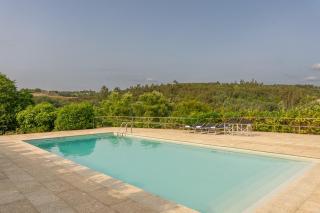 HostWise - Quiet & Modern Villa with Pool & River - Bicas - 4