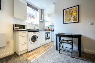 AMBER Delightful Suite Moseley Mews, Birmingham By StayStaycations - Birmingham - 8