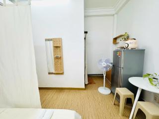Private Kitchen Balcony Or Window Apart 1km From Airport - Ho Chi Minh - 5