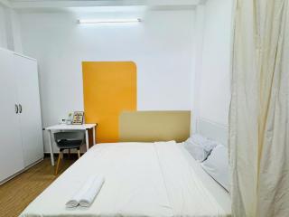 Private Kitchen Balcony Or Window Apart 1km From Airport - Ho Chi Minh - 3