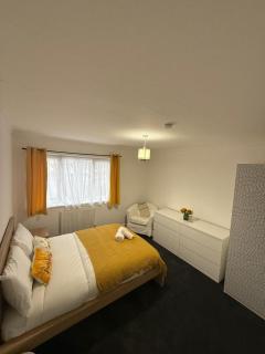 Crayford Holiday House - Slades Green - 3