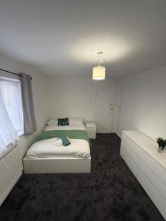 Crayford Holiday House - Slades Green - 1