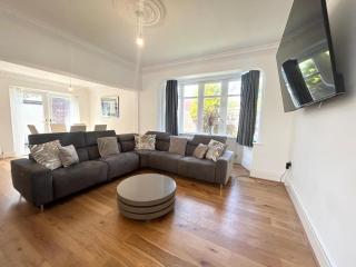 Stanley House - Luxury 6 Bed, Free Parking - Blackpool - 9