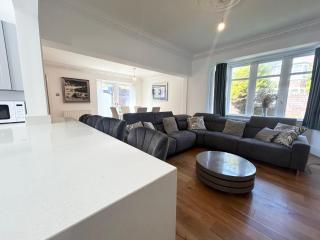 Stanley House - Luxury 6 Bed, Free Parking - Blackpool - 4