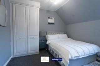 Three Bedroom House By The Yuma Homes Short Lets & Serviced Accommodation In Ashford With Free Wifi & Free Parking - Kent - 1