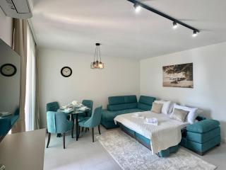 Isidora Seafront Apartments - 1