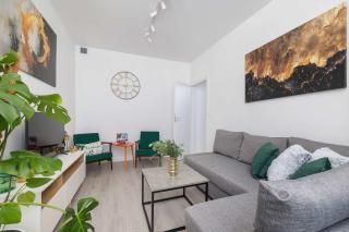 Bright Two-Bedroom Apartment in Nowa Huta by Noclegi Renters - Krakow - 3