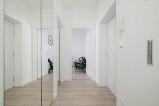 Bright Two-Bedroom Apartment in Nowa Huta by Noclegi Renters - Krakow - 1