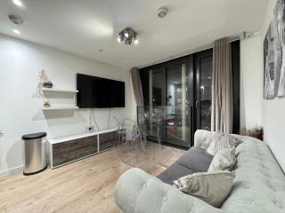 E15 Stratford 1Bed Apartment plus Optional Parking - Londra - 0