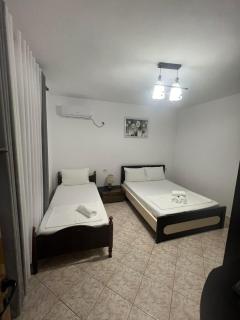 Banushi Apartment - Ksamil - 2