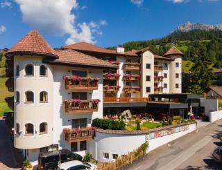 Almhof Hotel Call - San Vigilio Di Marebbe - 0