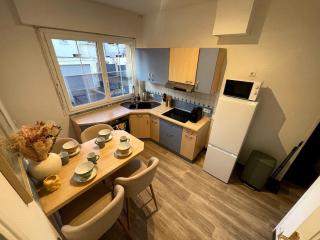 Large Comfortable House for Groups and Families - 3
