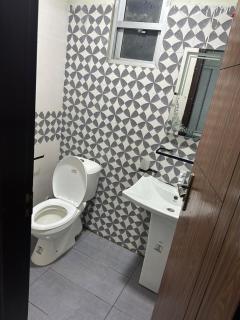 Modern Apartment with Balcony - Karachi - 3