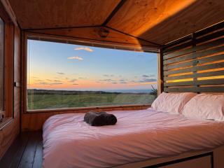 Sea View Outdoor Bath Tiny Home - Ilfracombe - 9