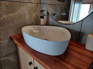 Gotru Hotel - - 1