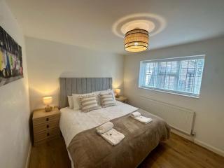 Spacious and Welcoming one-bedroom apartment - Sunningwell - 0