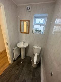 Spacious and Welcoming one-bedroom apartment - Sunningwell - 8