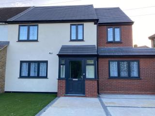 Step Entire Home - Rainham - 0