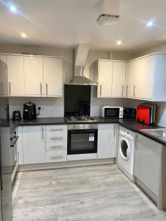 Step Entire Home - Rainham - 9