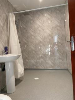 Step Entire Home - 2