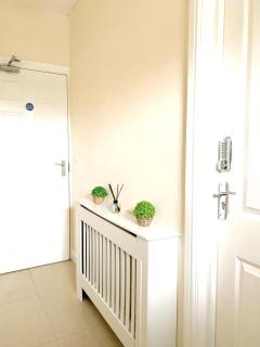 Walton Terrace House in Woking - Woking - 1