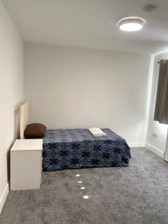 Step Entire Home - Rainham - 1