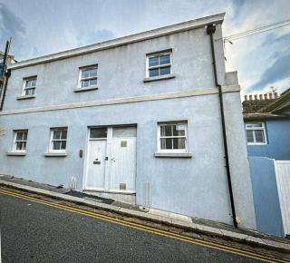 Stunning coastal retreat - Hollington - 1
