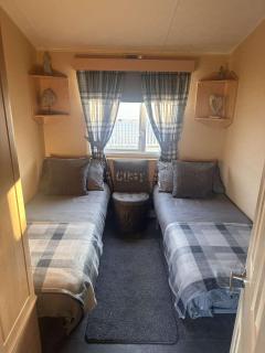 The Grange 6 Berth Caravan - Ingoldmells - 2