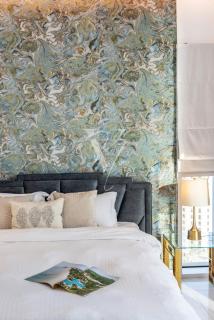 Luxury 2BR with Dubai Eye and Sea Views at One JBR - 5