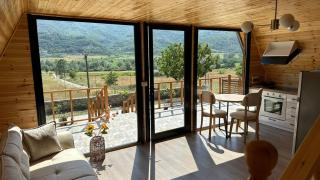 Nora's Chalet - - 9