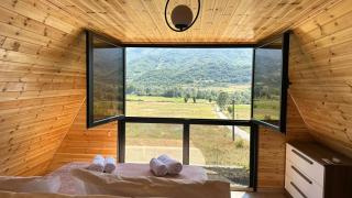 Nora's Chalet - - 1