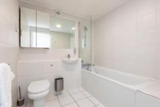 Newly Renovated 1BD Flat - Camden - London - 7