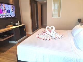 Amora NeoLuxe Suites Hotel - 7