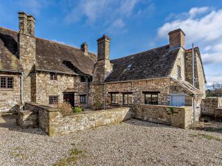 2 Bed in Llanover 91242 - Abergavenny - 0