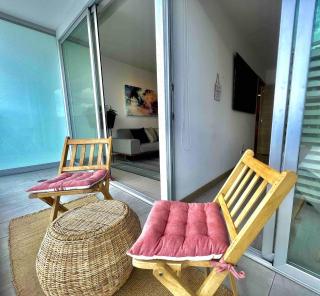 Beautiful apt-balcony in La Carolina 70 QLED TV - 7