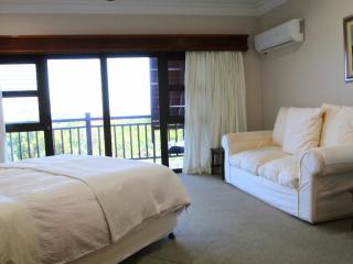 Peaceful Zimbali Escape with Pool, Deck & Views - Ballito - 0