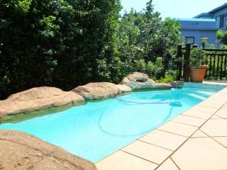 Peaceful Zimbali Escape with Pool, Deck & Views - Ballito - 9