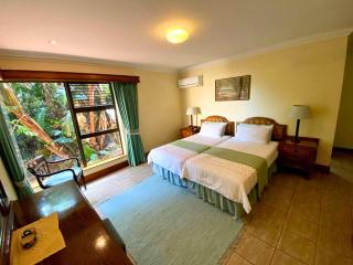 Peaceful Zimbali Escape with Pool, Deck & Views - Ballito - 8