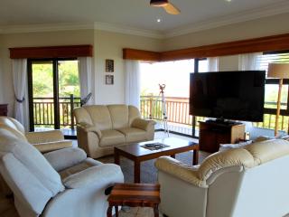 Peaceful Zimbali Escape with Pool, Deck & Views - Ballito - 7