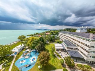 Hotel Marina Port - Balatonkenese - 9