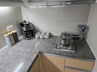 Modern Comfort & Snap Worthy with Pool, Gym & More - 4