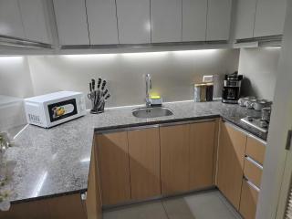 Modern Comfort & Snap Worthy with Pool, Gym & More - Manila - 3