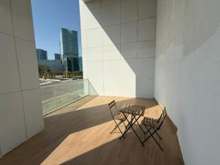 Elegant 3-Bedroom Duplex in Al Maryah Vista 1 - Abu Dhabi - 6