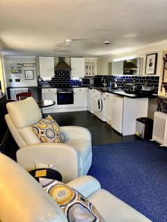 Atlantis Holiday Apartments - 2