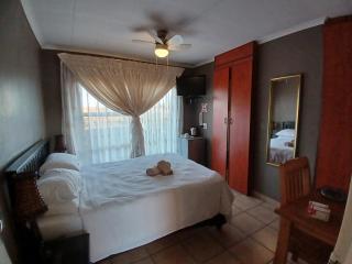Tushiya guest lodge witbank - Witbank - 3