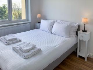 Glastonbury Studio - Tor View - Sleeps 2 - 9