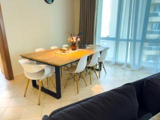 Spacious 2BR in Lago Vista Tower - 4