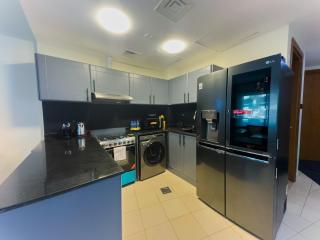 Spacious 2BR in Lago Vista Tower - 7